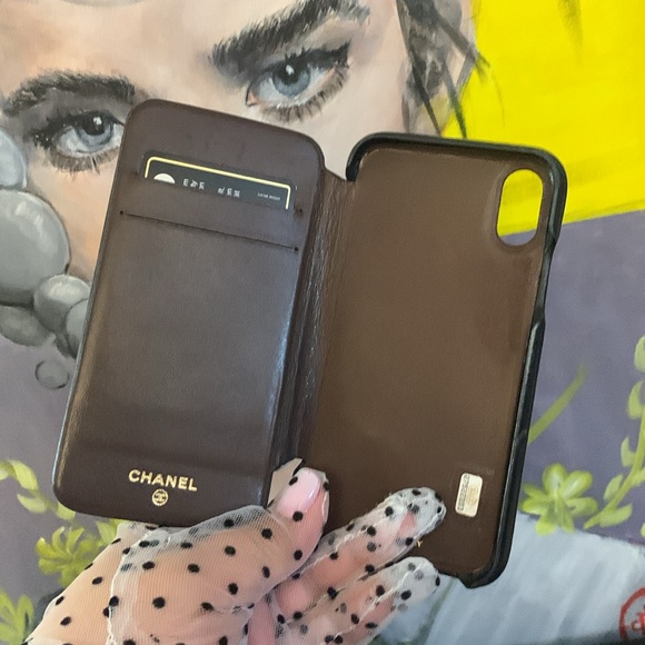 🔥 SOLD🔥 Chanel Caviar Leather Phone Case fits most iPhone XS and XR - Picture 2 of 7